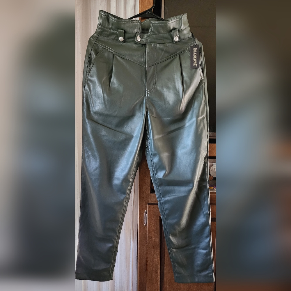 New! Blank NYC pleather high waisted paper-bag pants - Picture 3 of 4